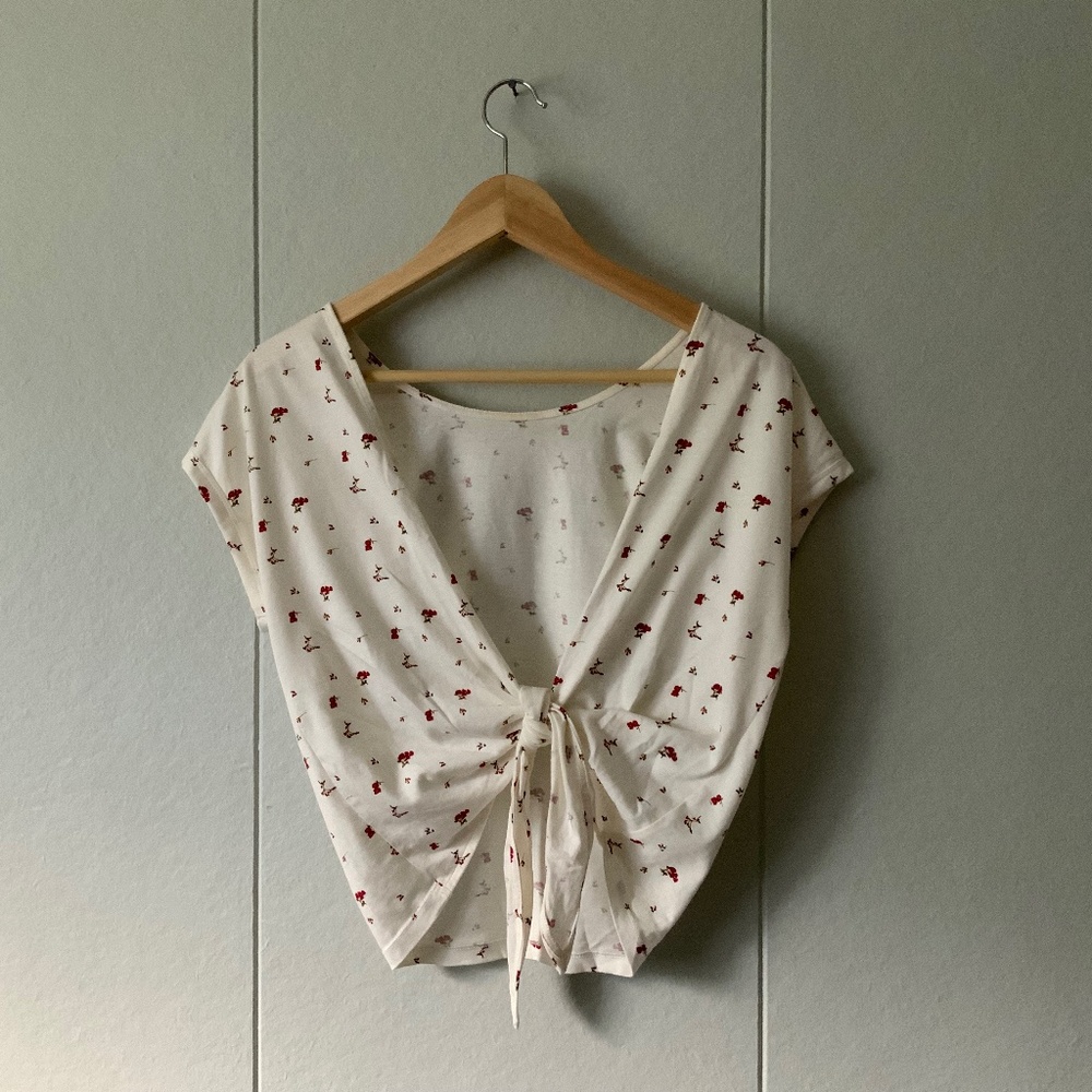 Cute Wilfred Tied Crop Open Back